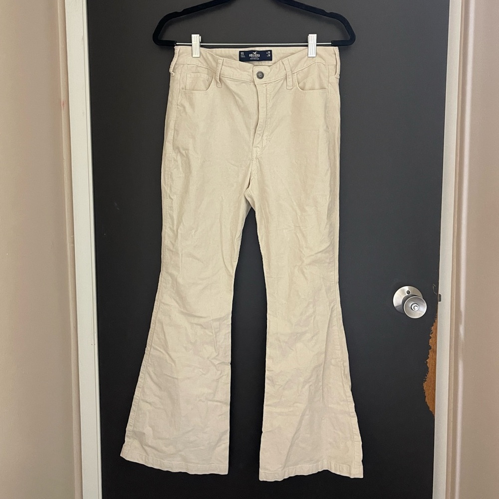 Hollister high rise flare, corduroy pants, cream size 11 short